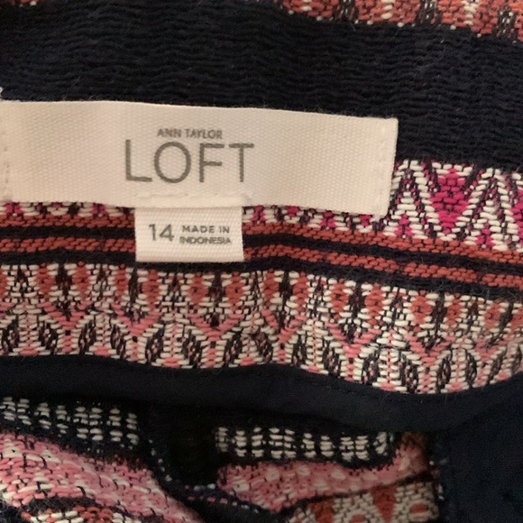 Ann Taylor Loft “The Riviera Short” In Textured Geo Pattern Size 14 - Picture 7 of 9